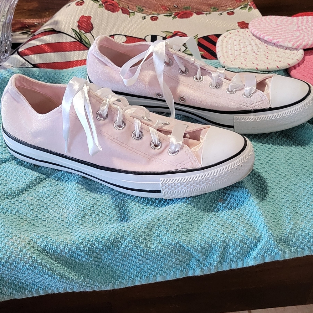 Converse Women's Pink Velvet Sneakers - Picture 2 of 6